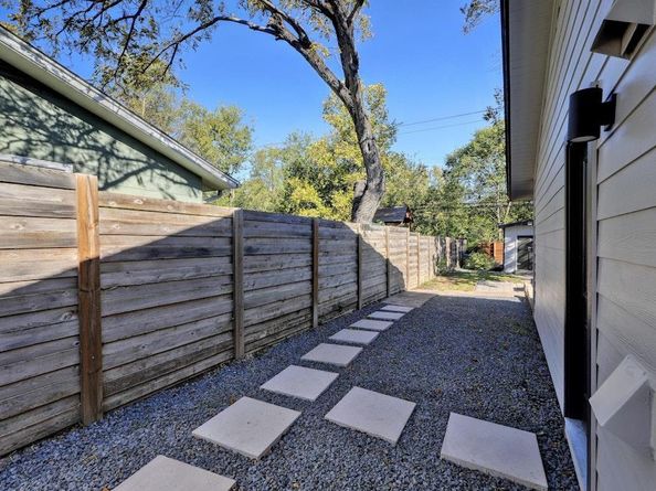 1520 Weyford DR, Austin TX 78757