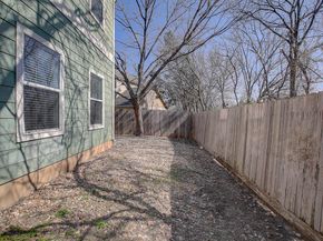 1102 E 3rd ST, Georgetown TX 78626