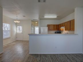 1102 E 3rd ST, Georgetown TX 78626