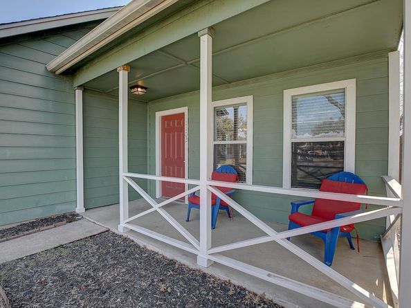 1102 E 3rd ST, Georgetown TX 78626