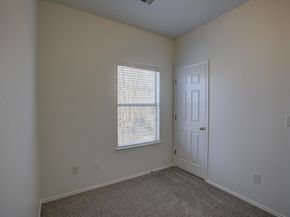 1102 E 3rd ST, Georgetown TX 78626