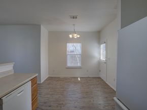 1102 E 3rd ST, Georgetown TX 78626