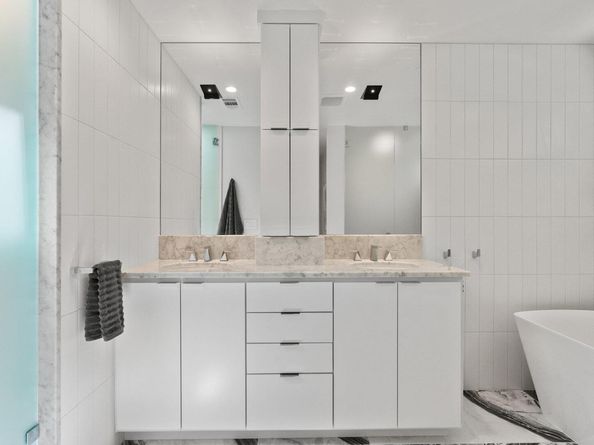 5706 Highland Hills CIR, Austin TX 78731