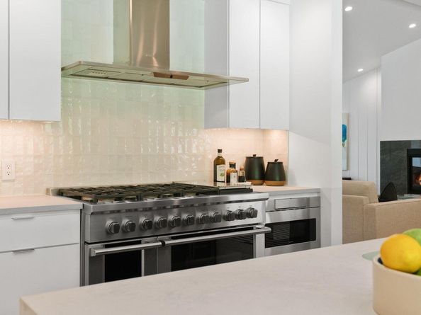 5706 Highland Hills CIR, Austin TX 78731