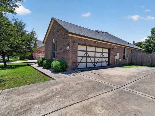 1005 Lonesome Lilly WAY, Pflugerville TX 78660