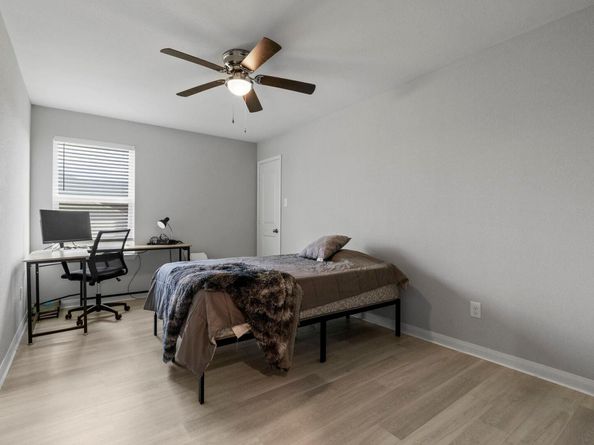 212 Star Spangled DR, Liberty Hill TX 78642