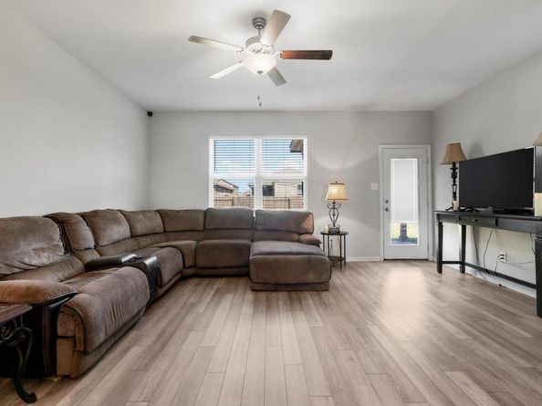 212 Star Spangled DR, Liberty Hill TX 78642