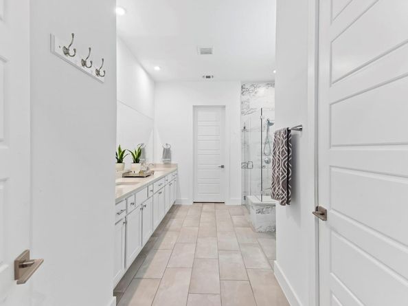 523 Hallwood DR, Liberty Hill TX 78642