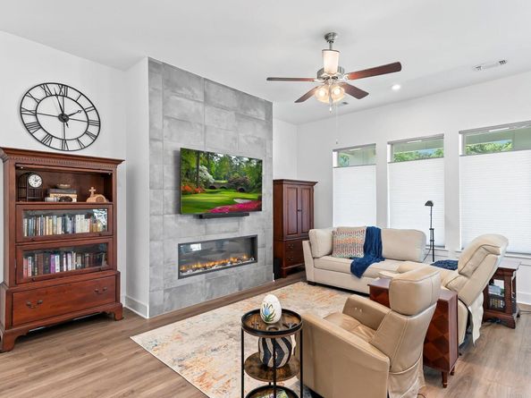 523 Hallwood DR, Liberty Hill TX 78642