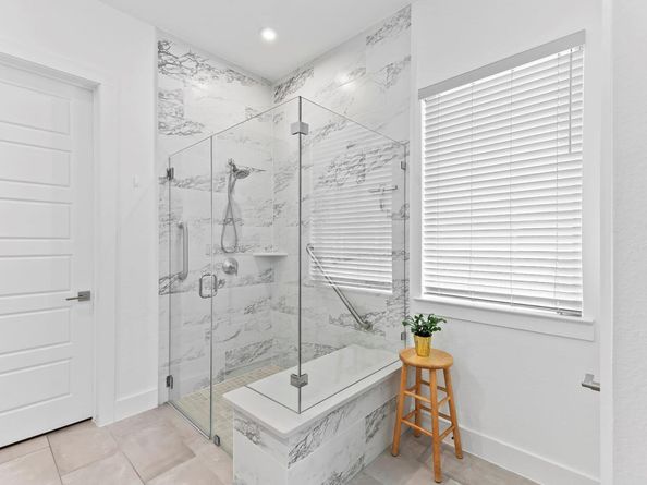 523 Hallwood DR, Liberty Hill TX 78642