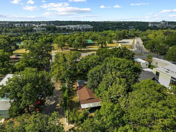 1911 Riverview ST A, Austin TX 78702