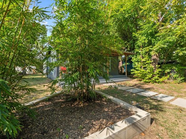 1911 Riverview ST A, Austin TX 78702