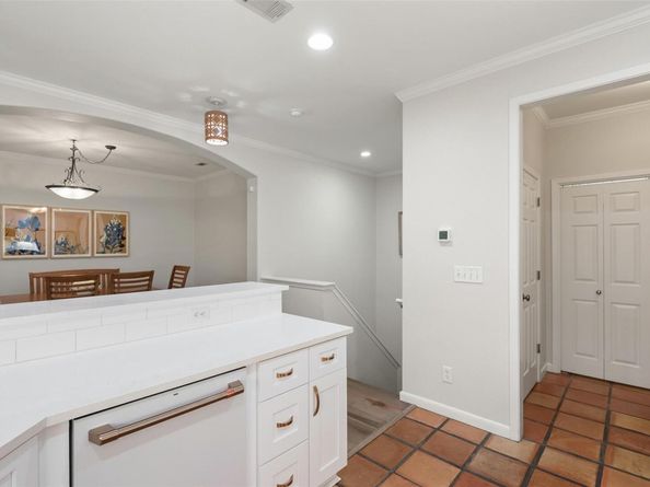 5507 Oakwood CV A2, Austin TX 78731