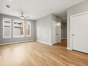 1900 Barton Springs RD 5015, Austin TX 78704