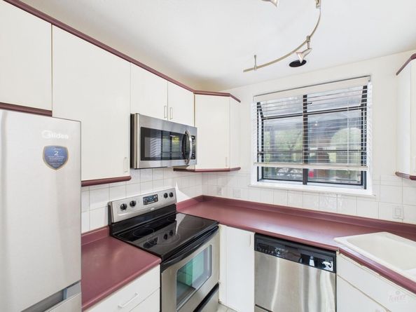 1741 Spyglass DR 1323, Austin TX 78746