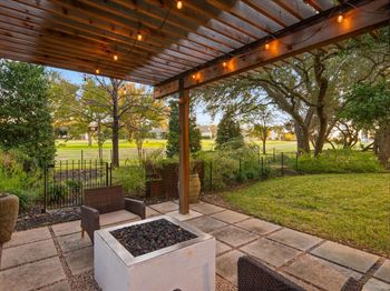 112 White Sands DR