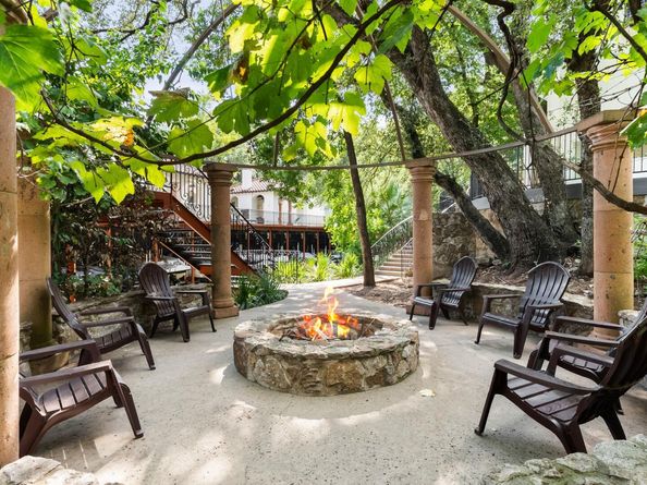 1937 Rue de Saint Tropez 10, Austin TX 78746