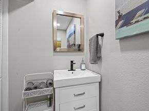 2101 Airole WAY B, Austin TX 78704