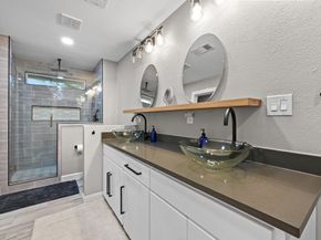 2101 Airole WAY B, Austin TX 78704