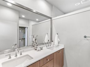 3913 Valley View RD A, Austin TX 78704