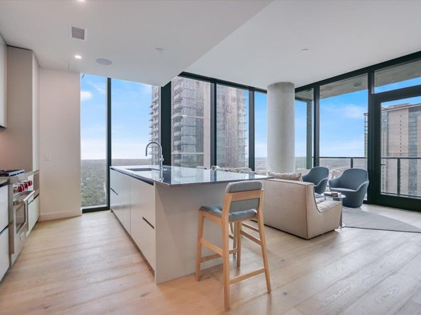 610 Davis ST 2502, Austin TX 78701