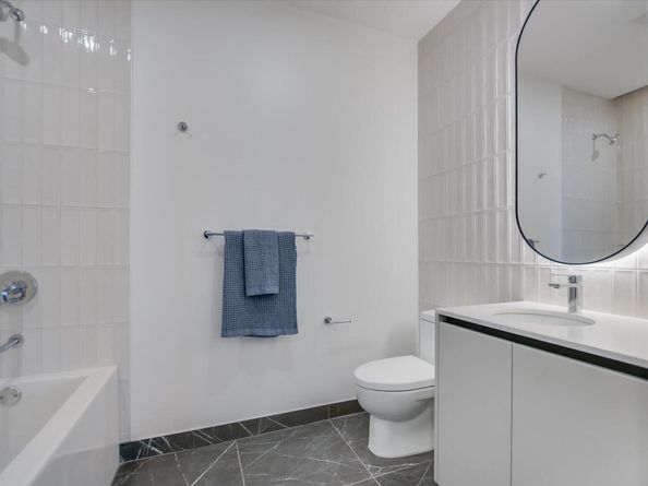 610 Davis ST 2502, Austin TX 78701