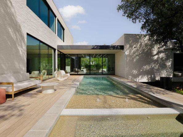 2106 Matthews DR, Austin TX 78703