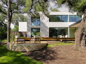 2106 Matthews DR, Austin TX 78703