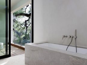 2106 Matthews DR, Austin TX 78703