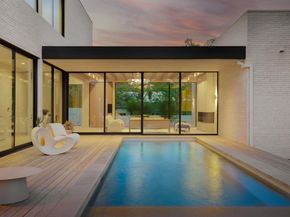 2106 Matthews DR, Austin TX 78703