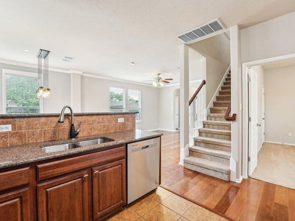 1700 Strobel LN, Austin TX 78748