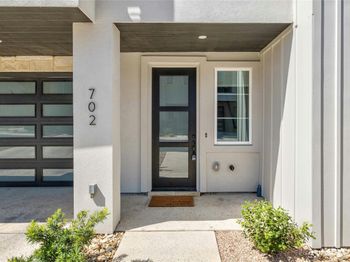 12001 Vista Parke DR