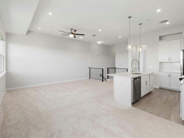 12001 Vista Parke DR 702, Austin TX 78726