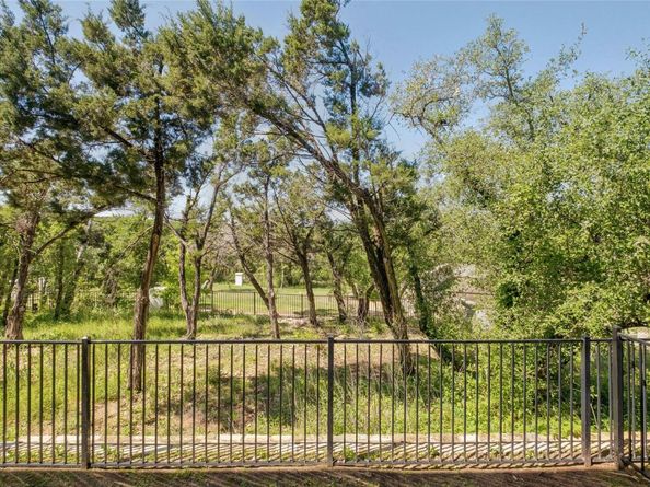 12001 Vista Parke DR 702, Austin TX 78726