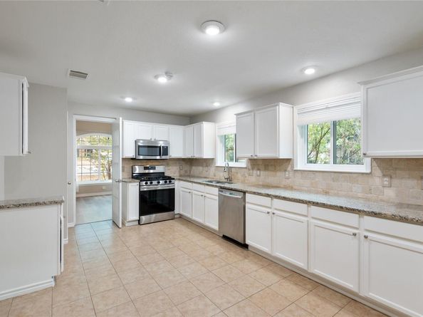 5042 Cleves ST, Round Rock TX 78681