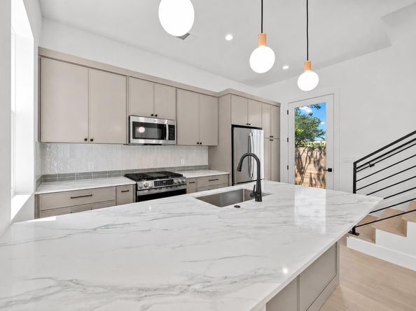 6502 Porter ST 5, Austin TX 78741