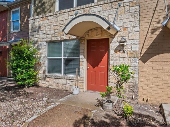 1101 Grove BLVD 206, Austin TX 78741