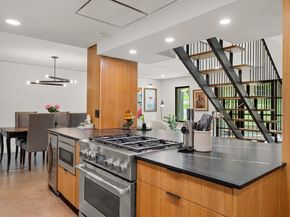 7202 Meadowood DR, Austin TX 78723