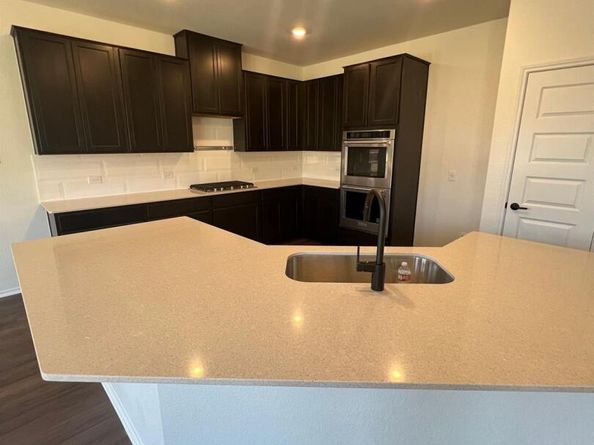 1536 Garlock DR, Leander TX 78641