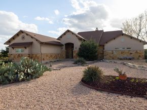 204 Skyline RD, Georgetown TX 78628