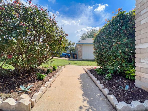 12004 Thompkins DR, Austin TX 78753