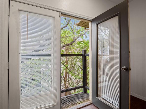 914 W 22nd 1/2 ST 304, Austin TX 78705