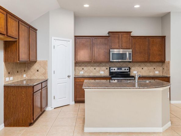 1005 Matheson DR, Leander TX 78628