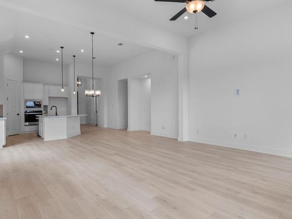 1409 Blue Moon DR, Georgetown TX 78628
