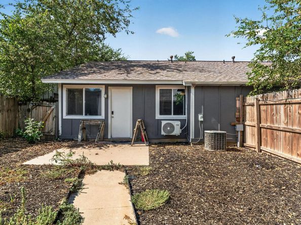1404 W Braker LN A & B, Austin TX 78758