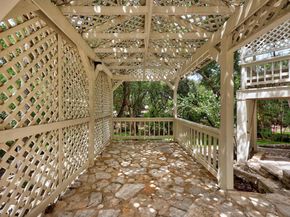 7518 Stonecliff DR, Austin TX 78731