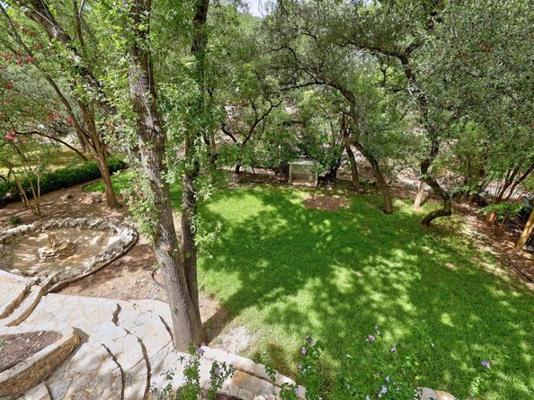 7518 Stonecliff DR, Austin TX 78731