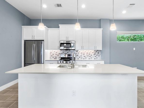 1003 Valdez ST 2, Austin TX 78741
