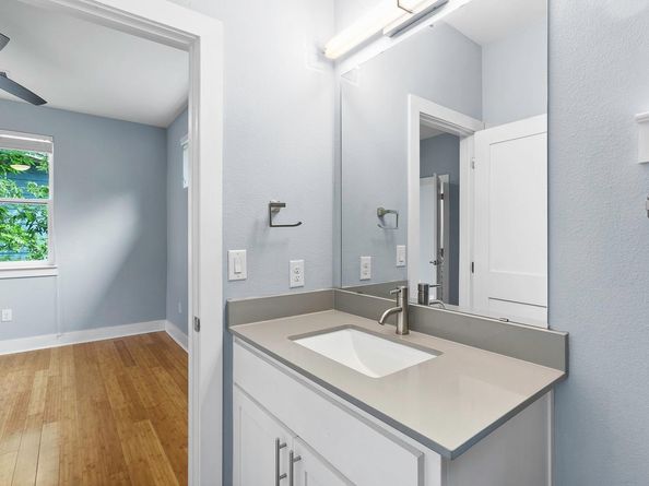 1003 Valdez ST 2, Austin TX 78741