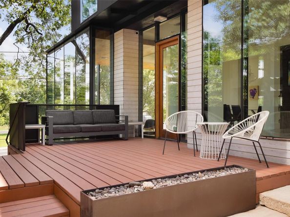 2700 E 12th ST, Austin TX 78702